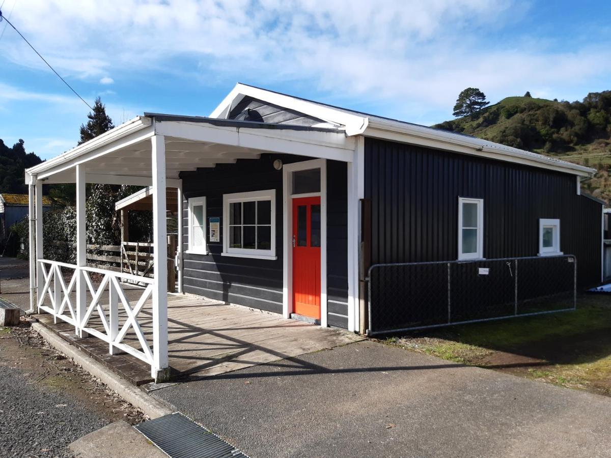 Whanga Butcher Shop Whangamomona Exterior foto