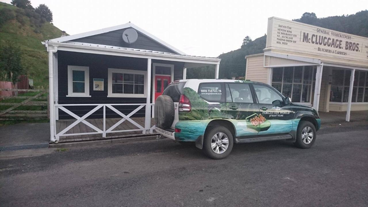 Whanga Butcher Shop Whangamomona Exterior foto